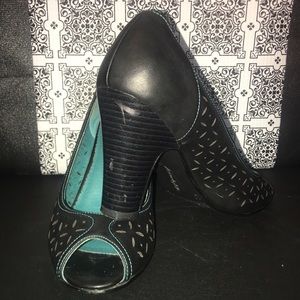 Black and Teal Heels Sz. 10